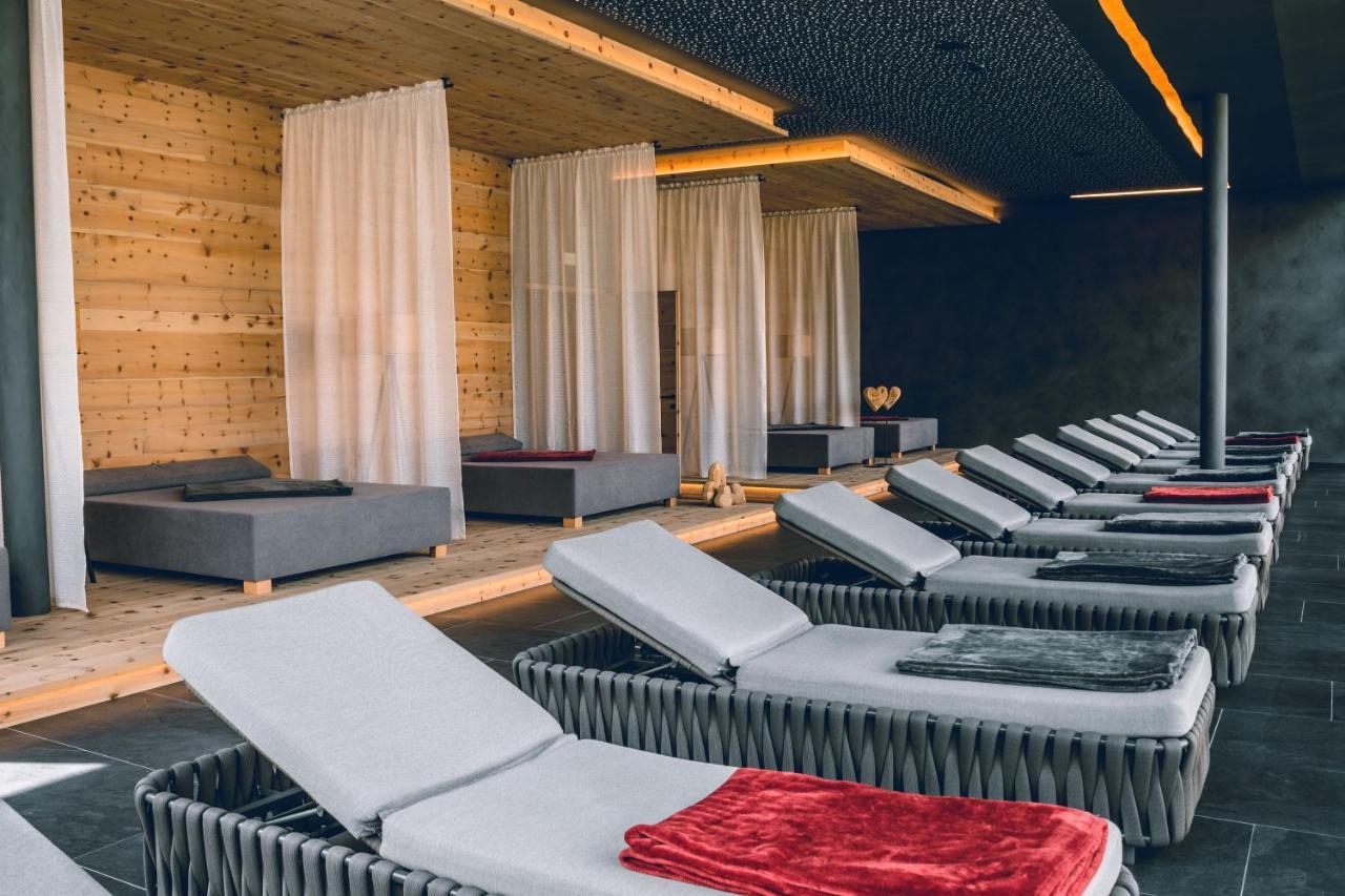 Hotel Cristallo - Wellness Mountain Living Badia  Esterno foto