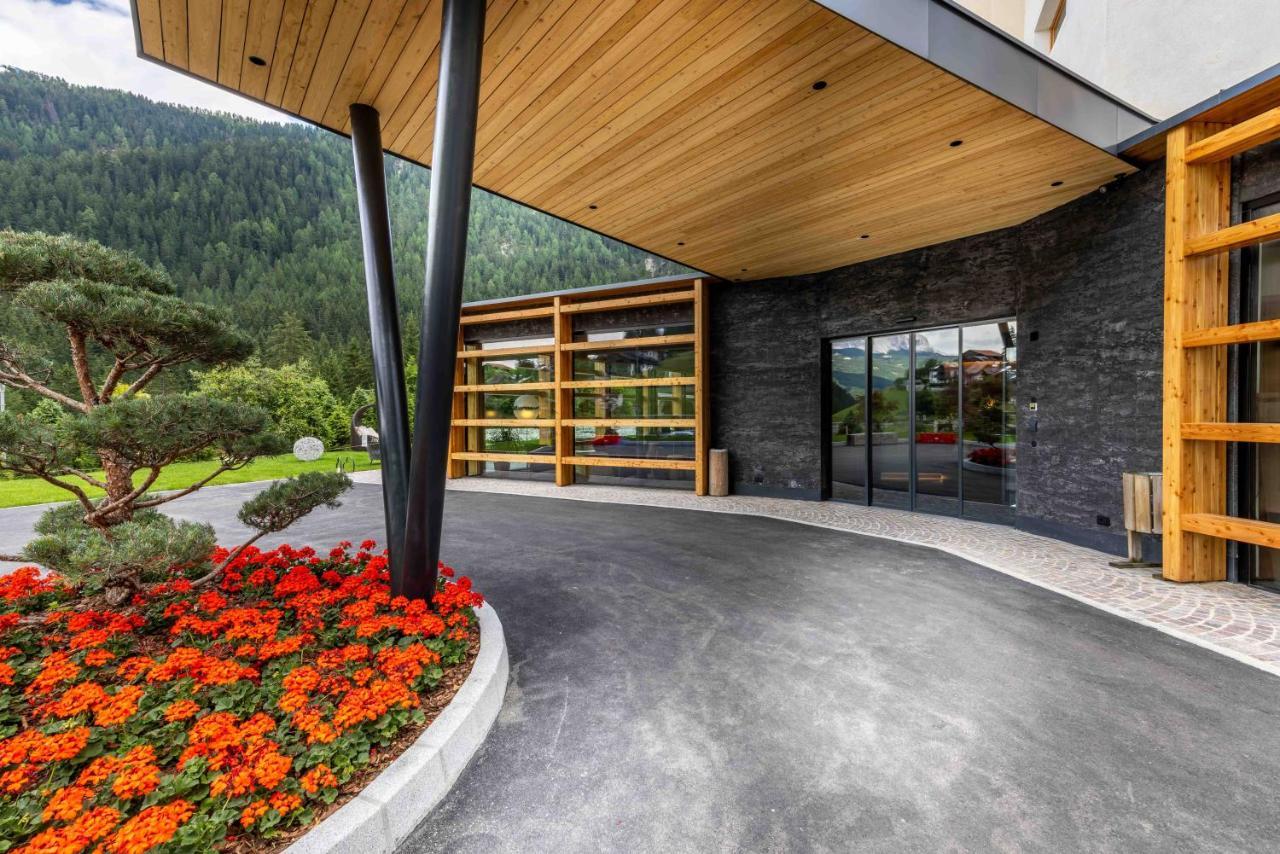 Hotel Cristallo - Wellness Mountain Living Badia  Esterno foto