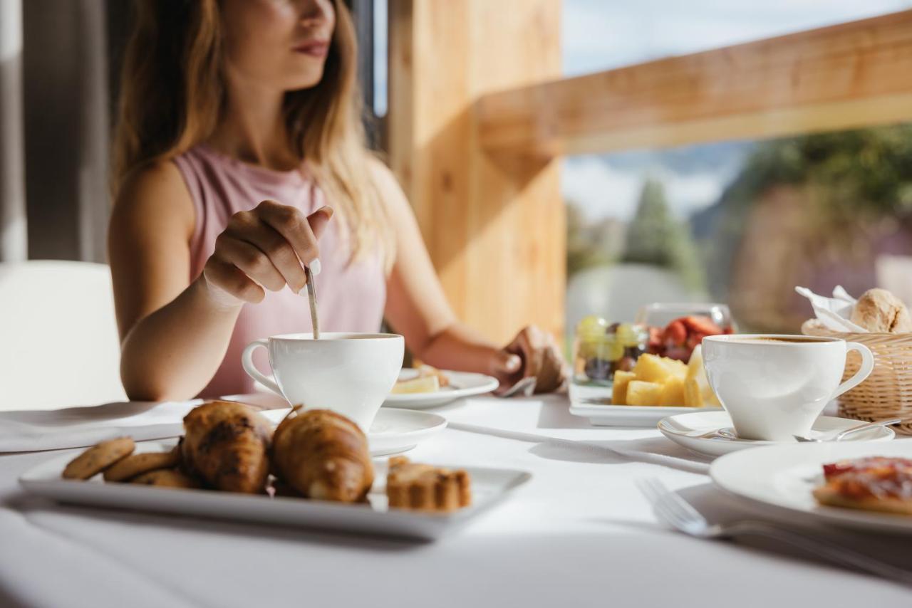 Hotel Cristallo - Wellness Mountain Living Badia  Esterno foto