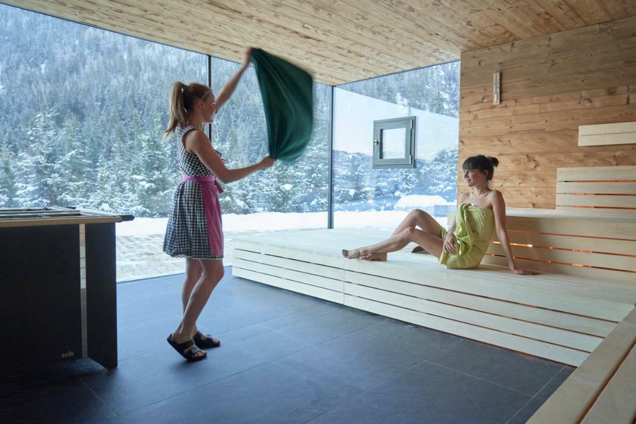 Hotel Cristallo - Wellness Mountain Living Badia  Esterno foto